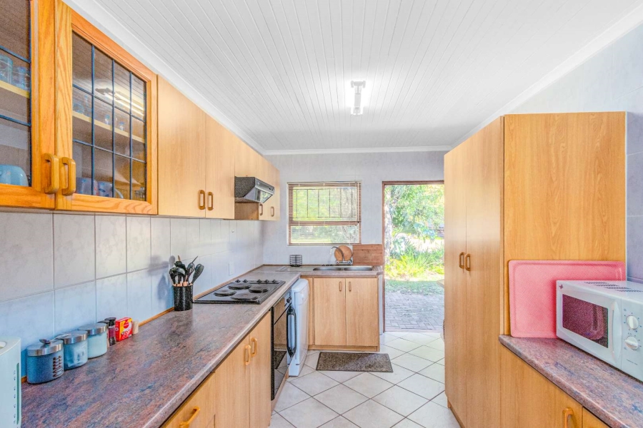 To Let 4 Bedroom Property for Rent in Brenton On Lake Western Cape
